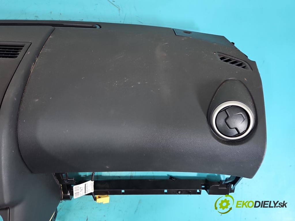 Nissan Qashqai I J10 2006-2013 1.6 dci 131 HP manual 96 kW 1598 cm3 5- kokpit,pristrojová doska rozdeľovacia