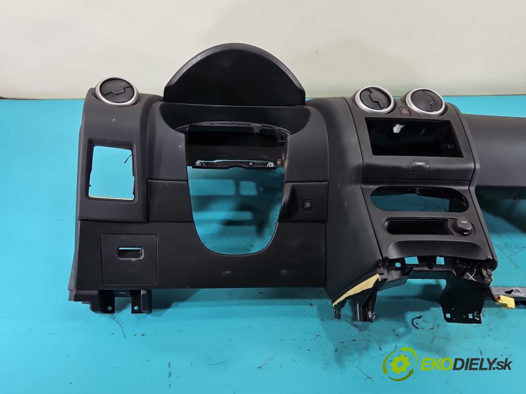 Nissan Qashqai I J10 2006-2013 1.6 dci 131 HP manual 96 kW 1598 cm3 5- kokpit,pristrojová doska rozdeľovacia