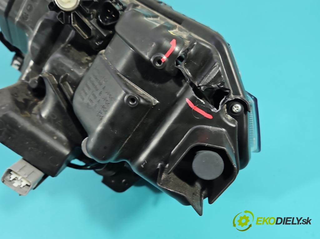 Suzuki Vitara II 2015- 1.5 16V 102 hp automatic 75 kW 1462 cm3 5- světlo pravý 100-7R016 (Pravé přední světlo)