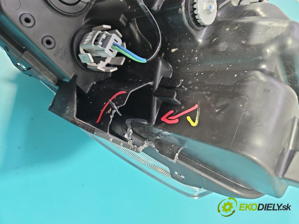 Suzuki Vitara II 2015- 1.5 16V 102 hp automatic 75 kW 1462 cm3 5- světlo pravý 100-7R016 (Pravé přední světlo)