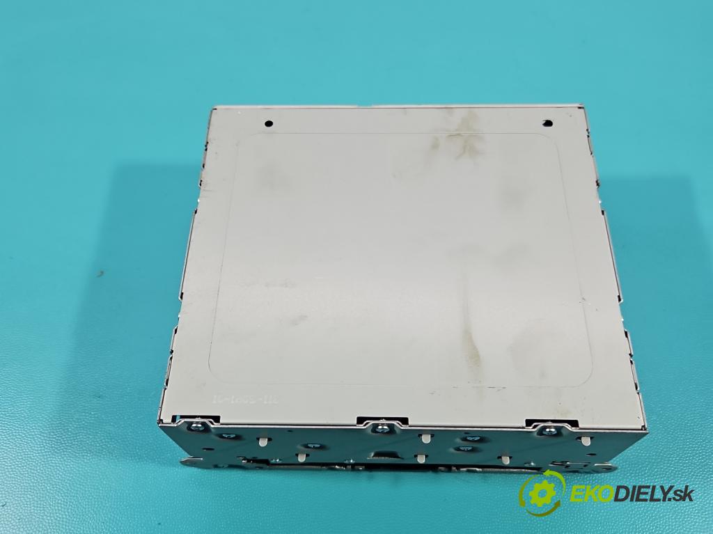 Infiniti Q50 I 2013-2024 2.0 T 211KM automatic 155 kW 1991 cm3 4- Radio továrna: 28330-4GN4F