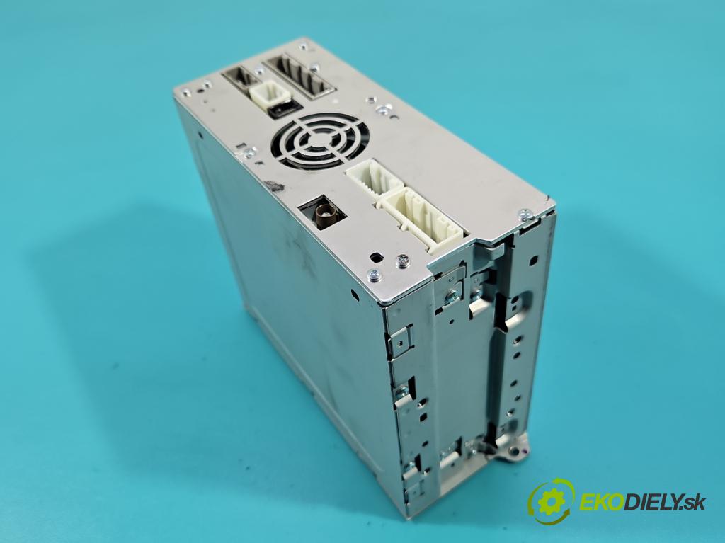 Infiniti Q50 I 2013-2024 2.0 T 211KM automatic 155 kW 1991 cm3 4- Radio továrna: 28330-4GN4F