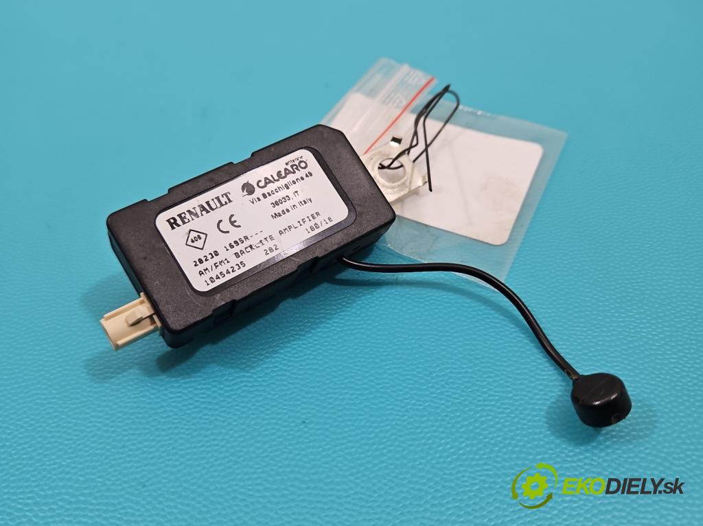 Renault Talisman 2015-2022 1.6 150 HP automatic 110 kW 1618 cm3 4- Zesilovač: 282301695R (Zosilňovač)