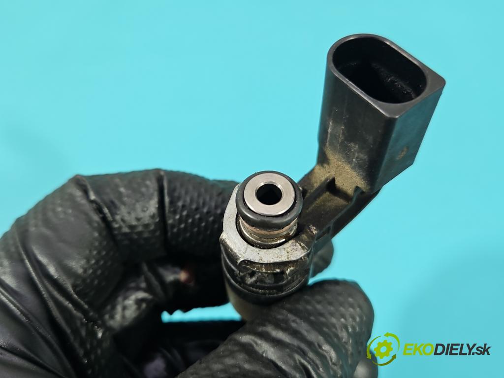 Vw Passat B6 2005-2010 3.2 FSI V6 250 HP automatic 184 kW 3168 cm3 4- vstrek 03H906036 (Vstrekovač paliva)