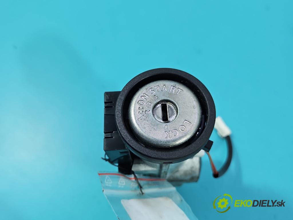 Nissan Qashqai I J10 2006-2013 1.6 dci 131 HP manual 96 kW 1598 cm3 5- Spínačka 28590C9968 (Spínacia skrinka)