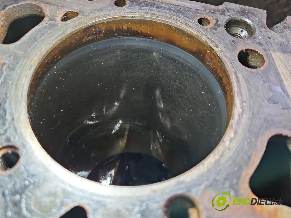 Vw Passat B6 2005-2010 3.2 FSI V6 250 HP automatic 184 kW 3168 cm3 4- Blok motora AXZ (Blok motora)