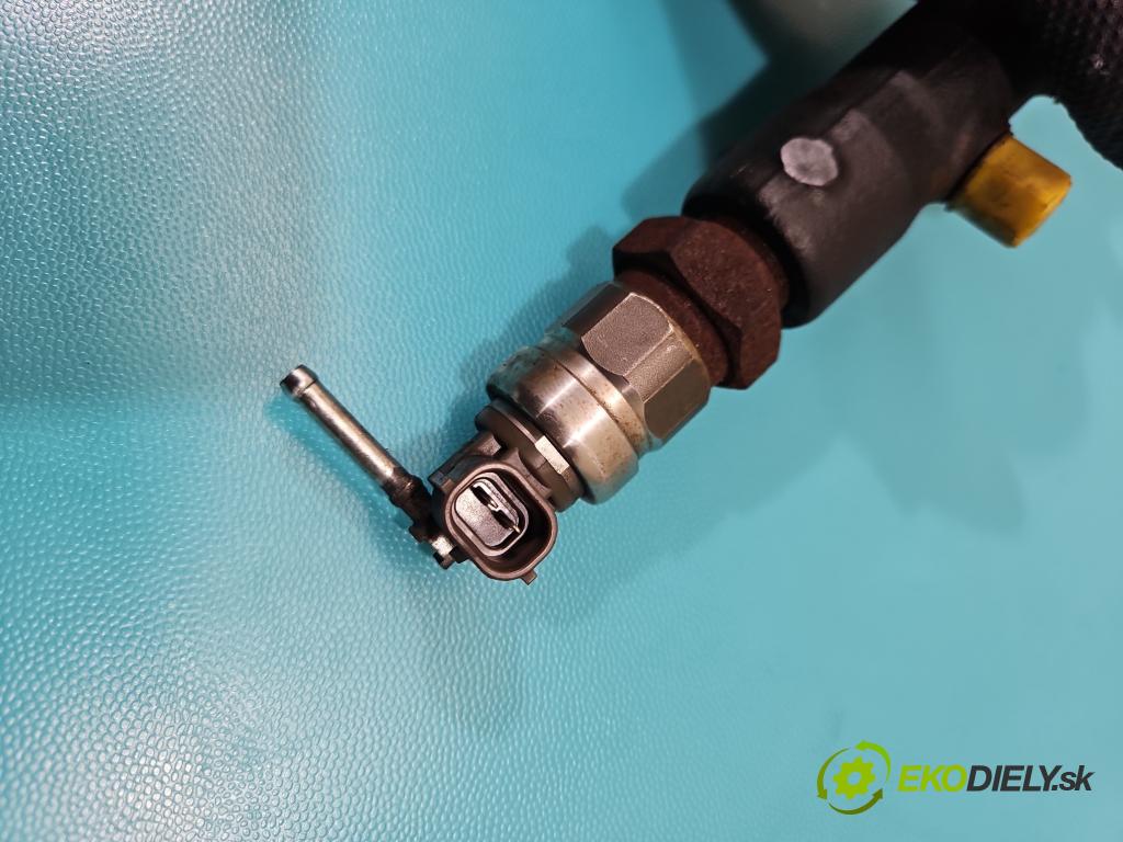 Toyota Corolla Verso II 2004-2009 2.0 D4D 116 HP manual 85 kW 1995 cm3 5- lišta vstrekovacia  (Vstrekovacia lišta)