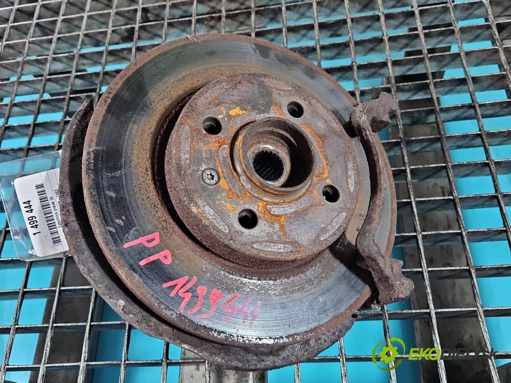 Vw Passat B3 1988-1993 1.8 90 hp manual 66 kW 1781 cm3 4- náboj pravé  (Náboj kola)