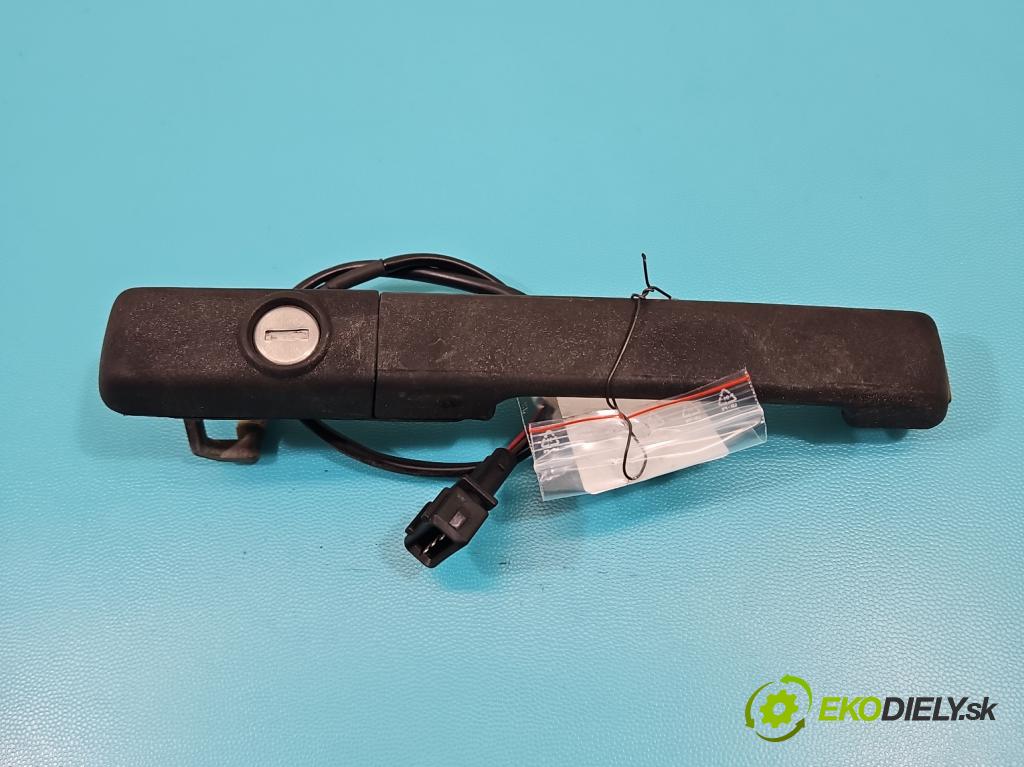 Vw Passat B3 1988-1993 1.8 90 HP manual 66 kW 1781 cm3 4- rukoväť predné ľavé mimo:  (Kľučka dverí vonkajšia predná ľavá)