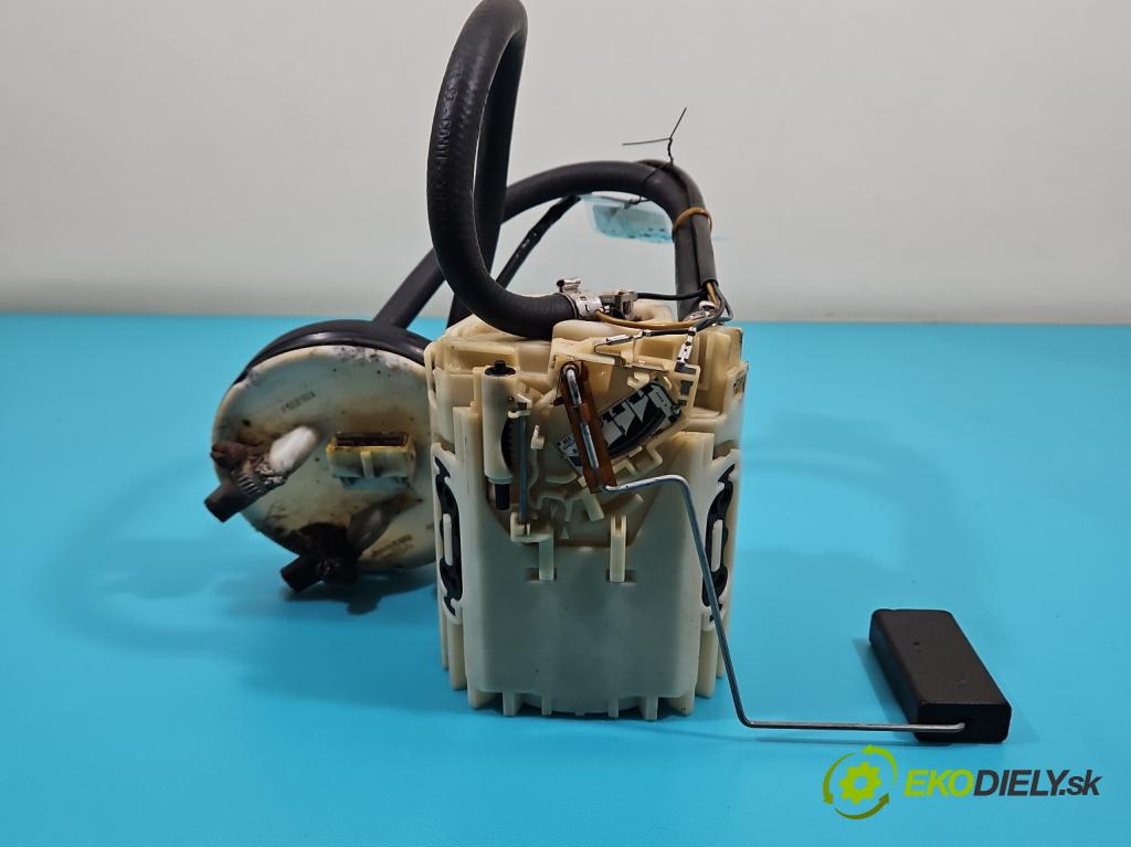 Vw Passat B3 1988-1993 1.8 90 hp manual 66 kW 1781 cm3 4- čerpadlo paliva 701919051D