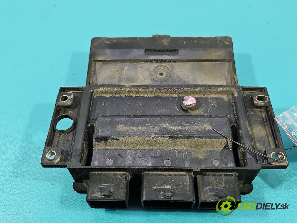 Renault Kangoo I 1998-2008 1.5 dci 65 hp manual 48 kW 1461 cm3 5- řídící jednotka motoru 8200498185