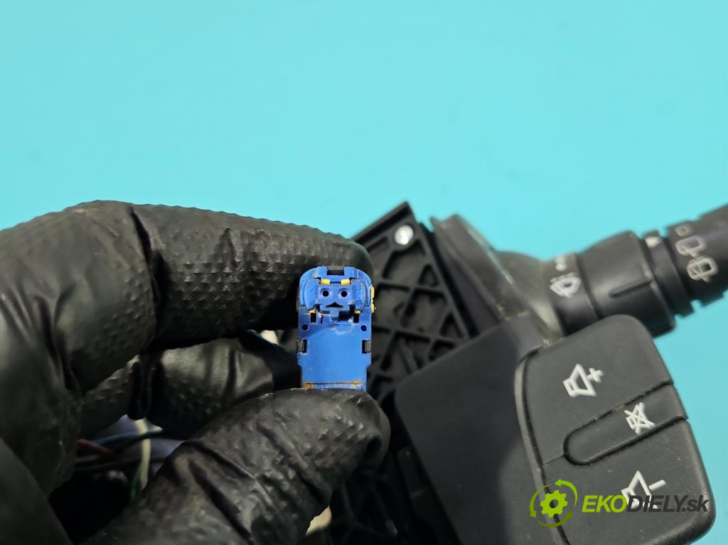 Renault Scenic II 2003-2009 1.9 dci 120 HP manual 88 kW 1870 cm3 5- prepínač komplex: 820012772819 (Prepínacie páčky pod volantom)