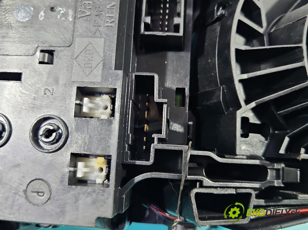 Renault Scenic II 2003-2009 1.9 dci 120 HP manual 88 kW 1870 cm3 5- prepínač komplex: 820012772819 (Prepínacie páčky pod volantom)