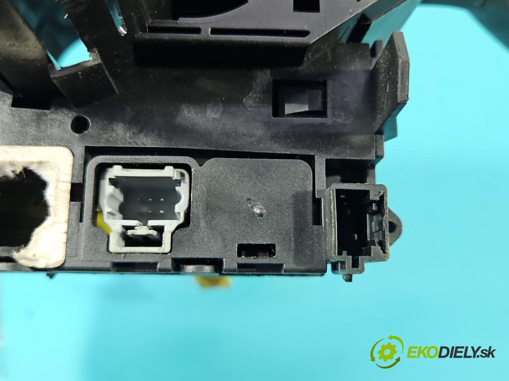 Peugeot 206 1.1 8V 60 HP manual 44 kW 1124 cm3 3- prepínač komplex: VS34572483 (Prepínacie páčky pod volantom)