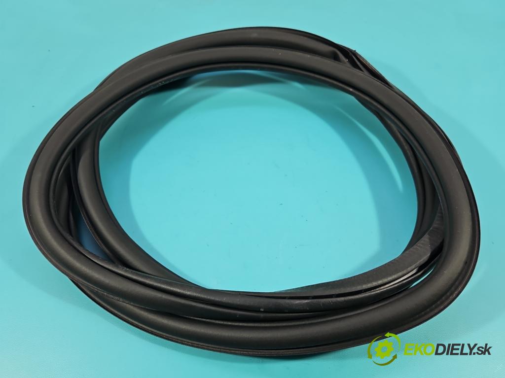 Skoda Kodiaq I 2.0 TSI 190 hp automatic 140 kW 1984 cm3 5- Těsnění: dveře zadní levé 565867367 (Karoserie ostatní)