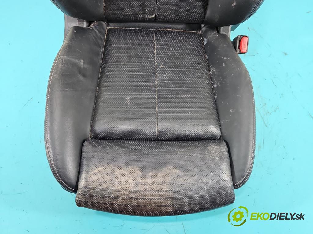 Infiniti Q50 I 2013-2024 2.0 T 211KM automatic 155 kW 1991 cm3 4- Sedačka pravý  (Sedadlo)