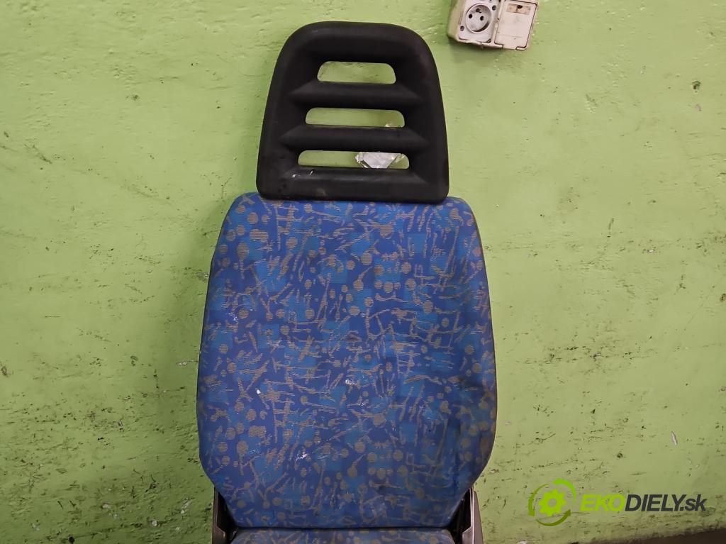 Iveco Daily III 1999-2006 2.8 TD 110 HP manual 81 kW 2800 cm3 5- Sedačka ľavý  (Sedadlo)