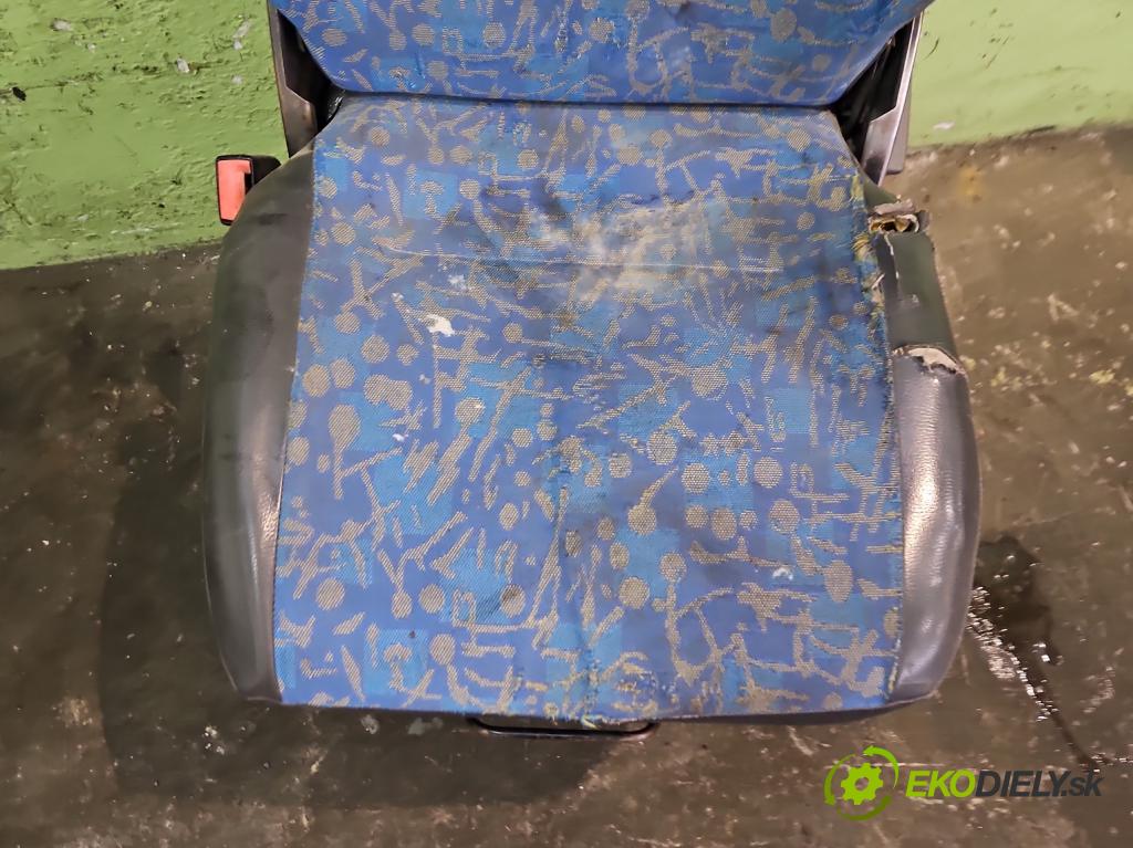 Iveco Daily III 1999-2006 2.8 TD 110 HP manual 81 kW 2800 cm3 5- Sedačka ľavý  (Sedadlo)