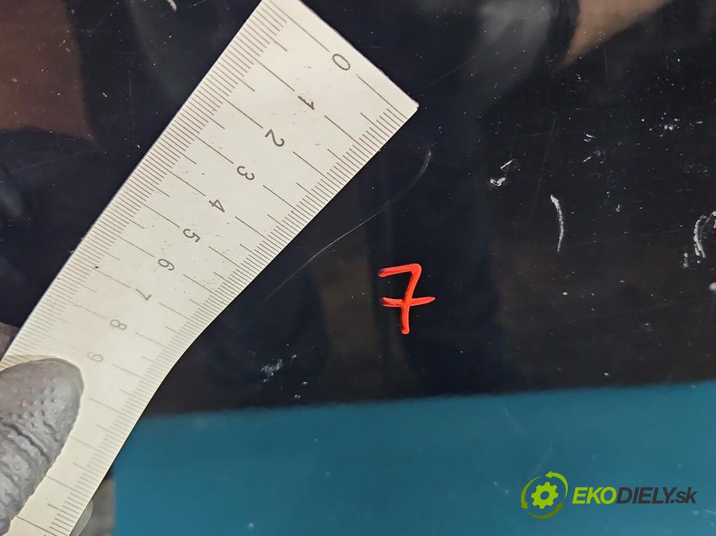 Honda Fr-v 1.7 16V 125 hp manual 92 kW 1668 cm3 5- dveře zadní pravé  (Klika dveří ostatní)