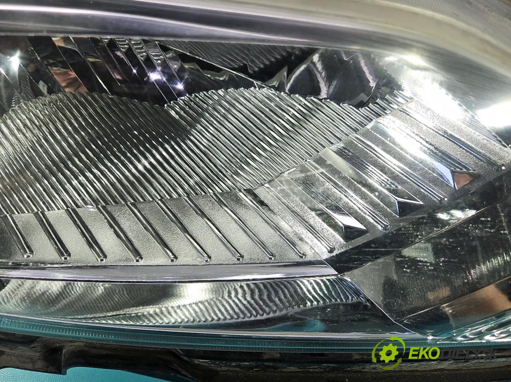 Honda Fr-v 1.7 16V 125 HP manual 92 kW 1668 cm3 5- Reflektor: pravý  (Svetlo predné pravé)