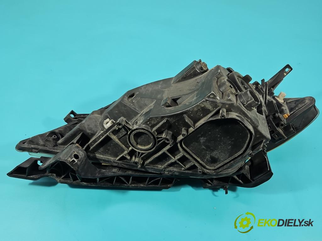 Honda Fr-v 1.7 16V 125 HP manual 92 kW 1668 cm3 5- Reflektor: pravý  (Svetlo predné pravé)