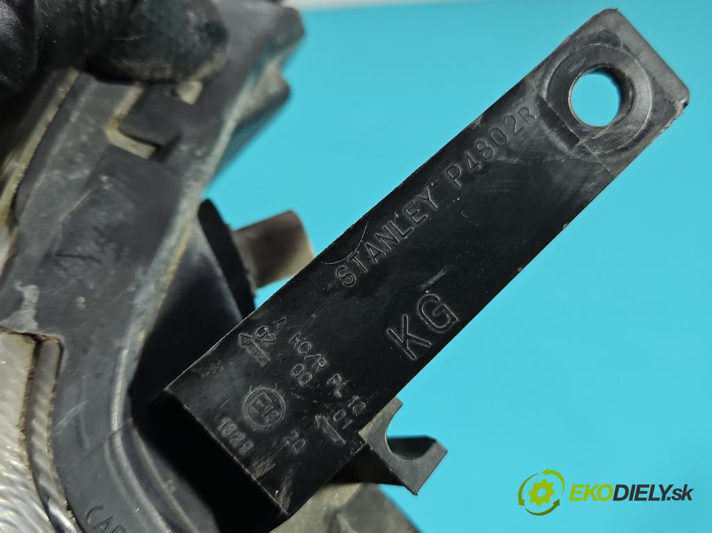 Honda Fr-v 1.7 16V 125 HP manual 92 kW 1668 cm3 5- Reflektor: pravý  (Svetlo predné pravé)