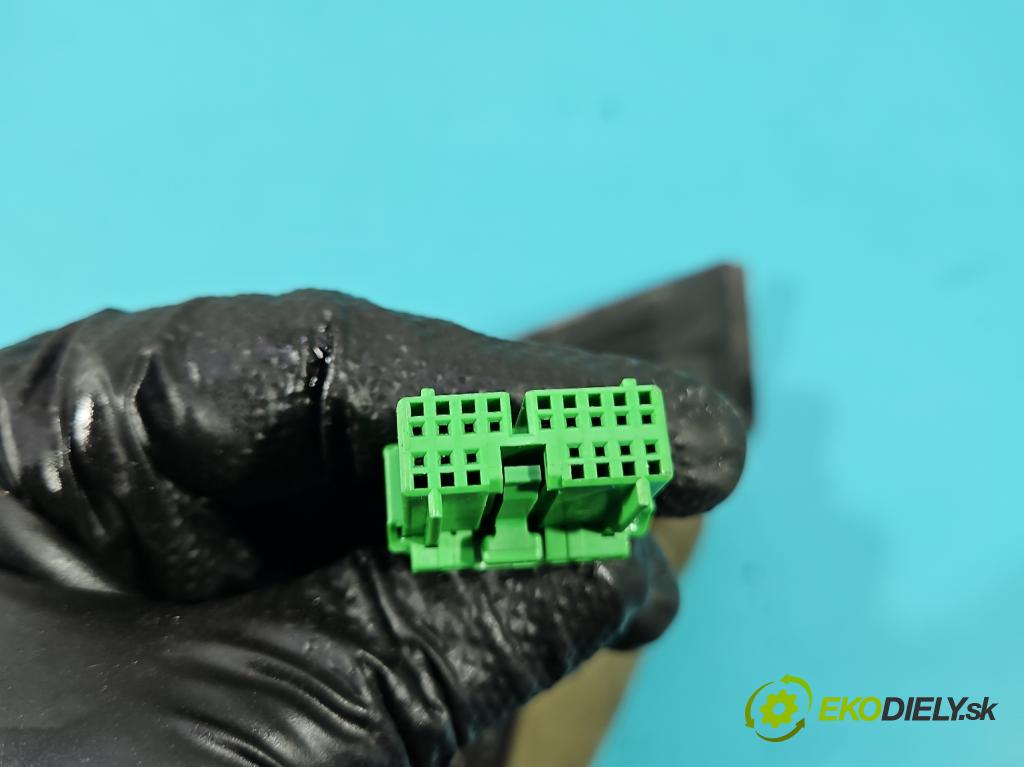 Volvo S80 II 2006-2016 2.4 D5 185 HP automatic 136 kW 2400 cm3 4- zrkadlo pravé  (Kľučka dverí ostatné)