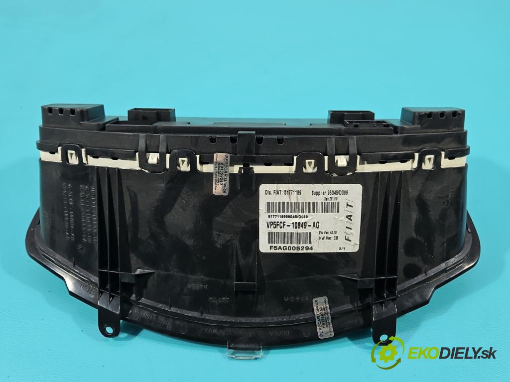 Fiat Stilo 1.6 16V 103 HP manual 76 kW 1596 cm3 5- prístrojovka/ budíky 51771189 (Prístrojová doska)