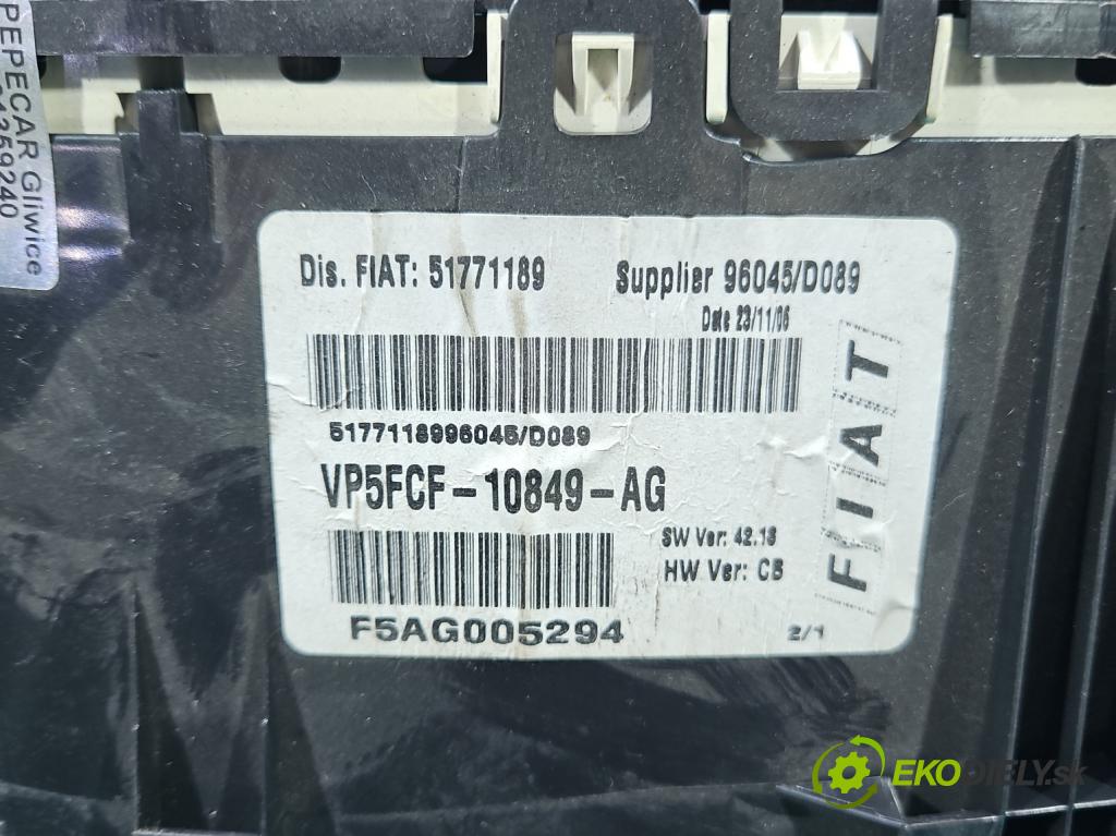 Fiat Stilo 1.6 16V 103 HP manual 76 kW 1596 cm3 5- prístrojovka/ budíky 51771189 (Prístrojová doska)