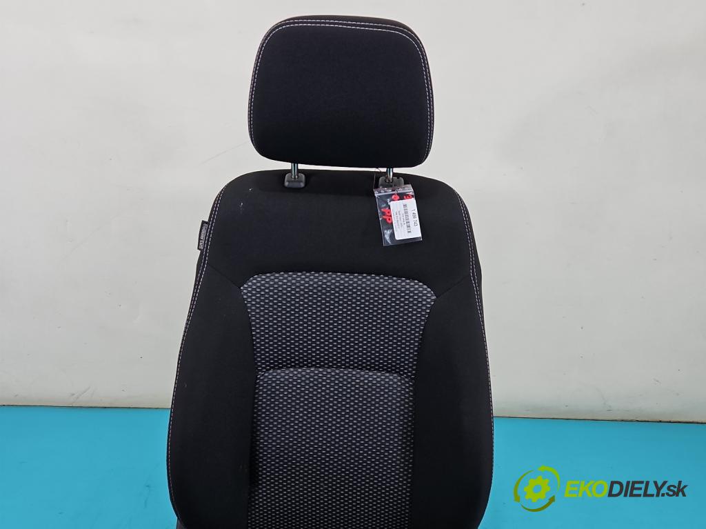 Suzuki Vitara II 2015- 1.5 16V 102 HP automatic 75 kW 1462 cm3 5- Sedačka pravý  (Sedadlo)