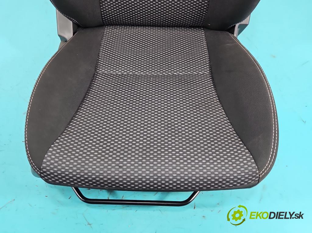 Suzuki Vitara II 2015- 1.5 16V 102 HP automatic 75 kW 1462 cm3 5- Sedačka pravý  (Sedadlo)