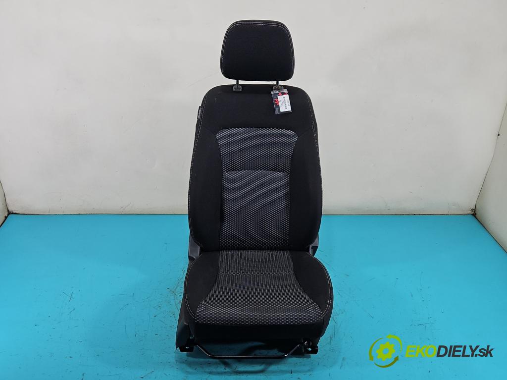 Suzuki Vitara II 2015- 1.5 16V 102 HP automatic 75 kW 1462 cm3 5- Sedačka pravý  (Sedadlo)