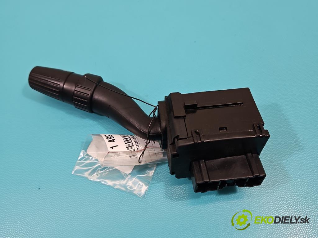 Honda Fr-v 1.7 16V 125 HP manual 92 kW 1668 cm3 5- prepínač smeroviek M18620 (Prepínacie páčky pod volantom)