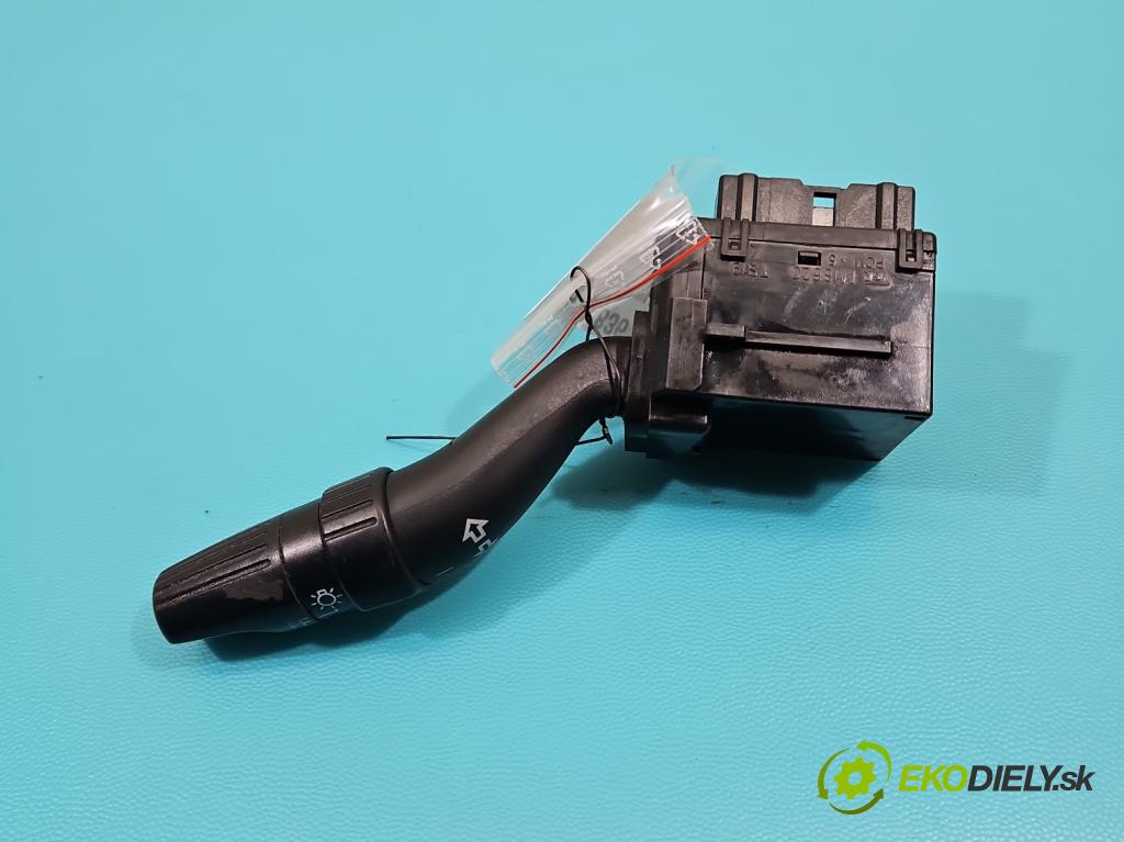 Honda Fr-v 1.7 16V 125 HP manual 92 kW 1668 cm3 5- prepínač smeroviek M18620 (Prepínacie páčky pod volantom)