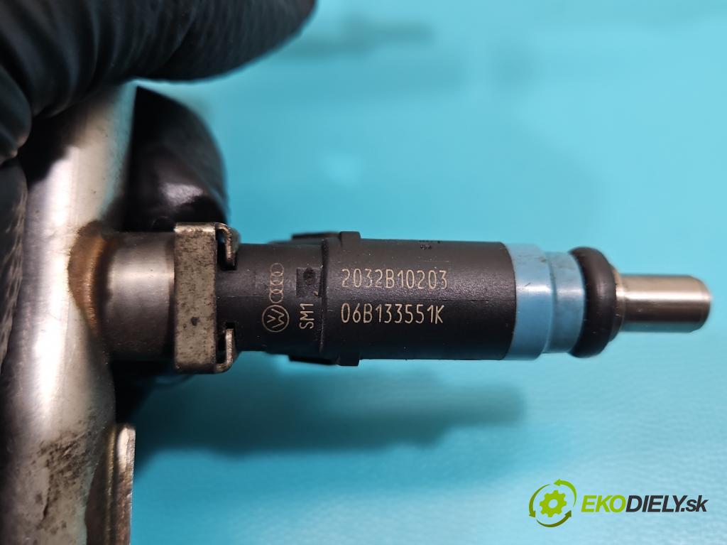 Audi A4 B6 2000-2004 2.0 20V 131 HP manual 96 kW 1984 cm3 4- vstrek 06B133551K (Vstrekovač paliva)