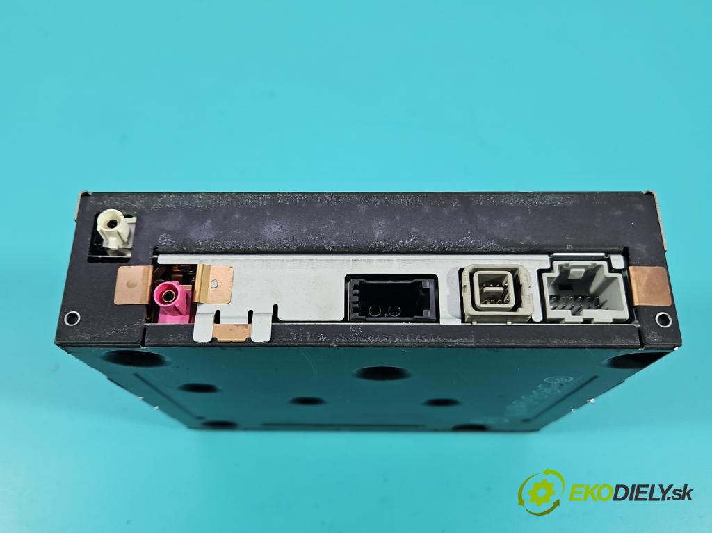 Volvo S80 II 2006-2016 2.4 D5 185 hp automatic 136 kW 2400 cm3 4- Měnič: cd 30775669AA (CD měnič)