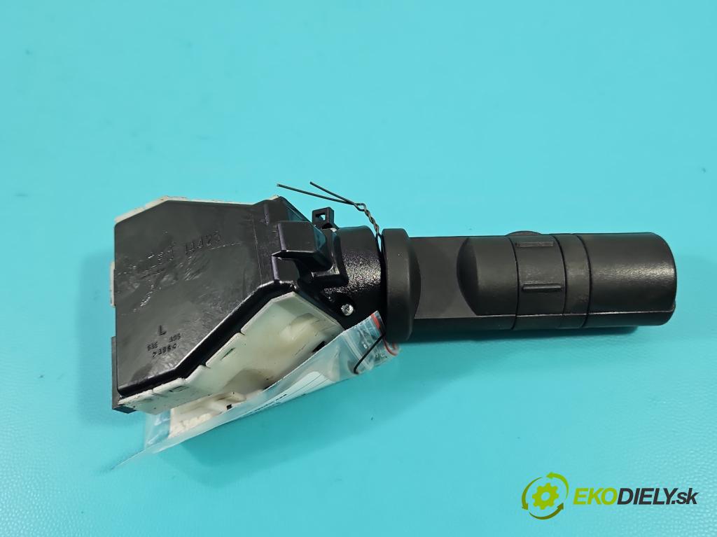 Nissan Qashqai I J10 2006-2013 1.6 dci 131 HP manual 96 kW 1598 cm3 5- prepínač smeroviek  (Prepínacie páčky pod volantom)