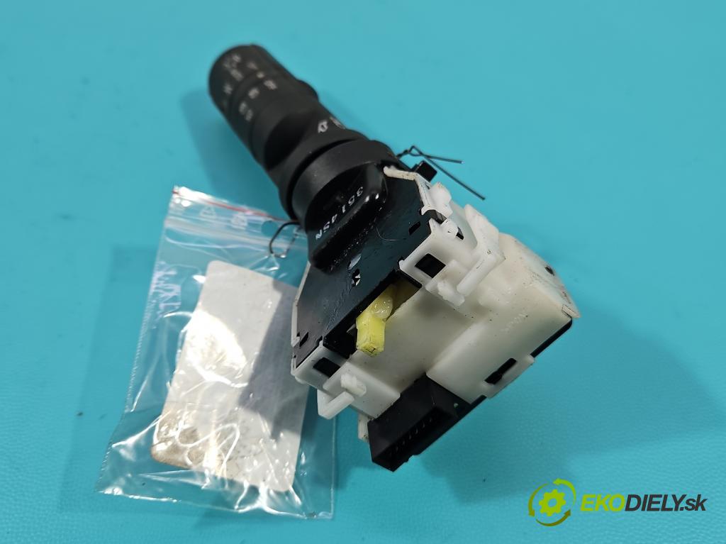 Nissan Qashqai I J10 2006-2013 1.6 dci 131 HP manual 96 kW 1598 cm3 5- prepínač smeroviek  (Prepínacie páčky pod volantom)