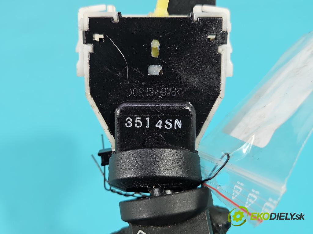 Nissan Qashqai I J10 2006-2013 1.6 dci 131 HP manual 96 kW 1598 cm3 5- prepínač smeroviek  (Prepínacie páčky pod volantom)