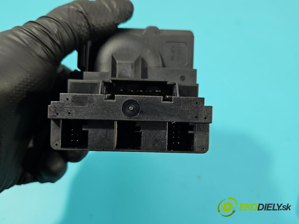 Vw Crafter 2006-2016 2.5 tdi 136 HP manual 100 kW 2461 cm3 5- Spínačka A9065455808 (Spínacia skrinka)