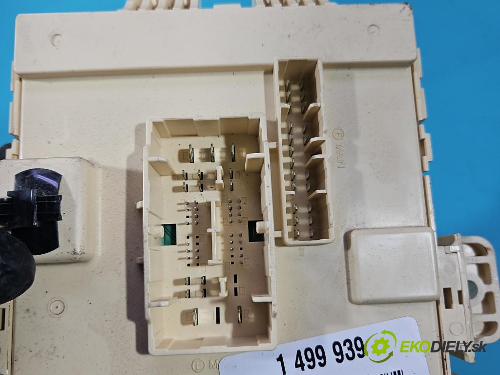 Kia Sportage III 2010-2015 2.0 crdi 136hp manual 100 kW 1995 cm3 5- skříňka pojistková 91950-3W030 (Pojistková skříňka)