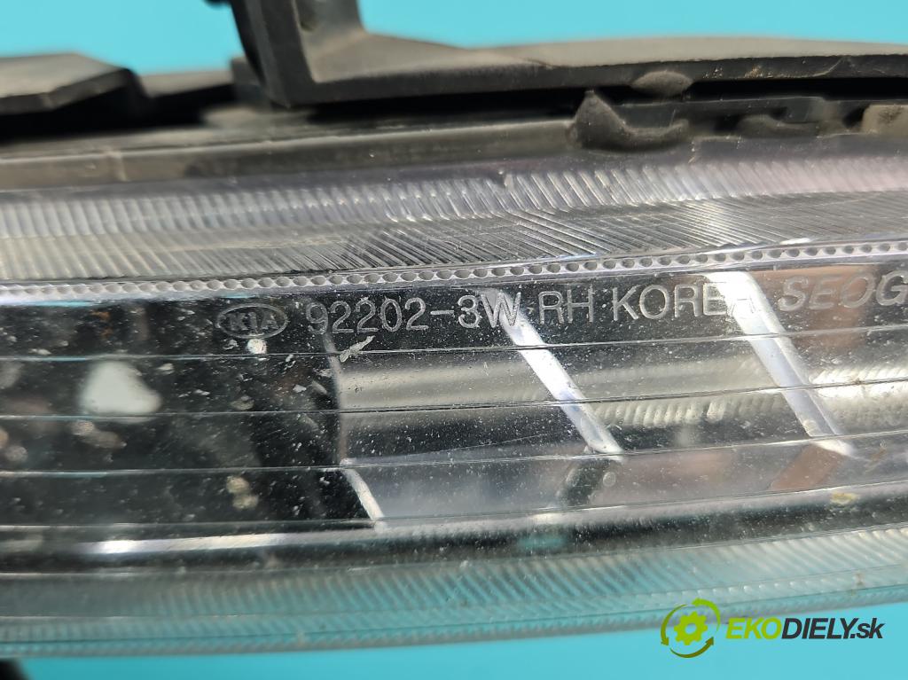 Kia Sportage III 2010-2015 2.0 crdi 136hp manual 100 kW 1995 cm3 5- Halogen pravý 92202-3W (Klika dveří ostatní)