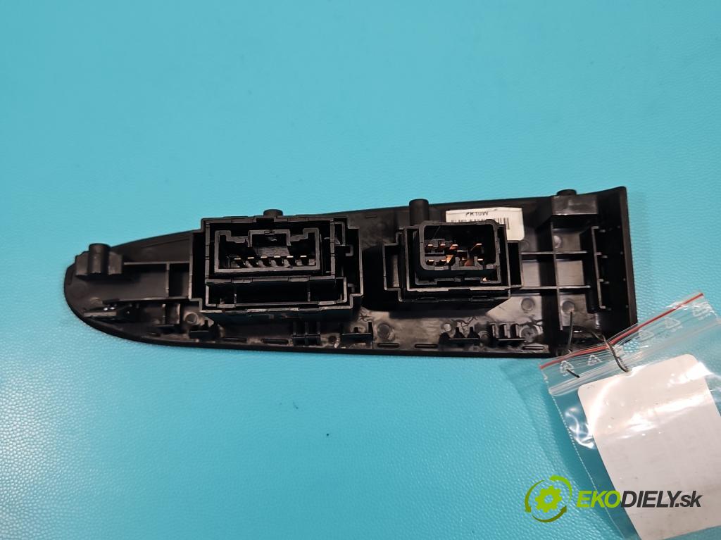 Kia Sportage III 2010-2015 2.0 crdi 136hp manual 100 kW 1995 cm3 5- Přepínač oken zpětných zrcátek 93580-3W100