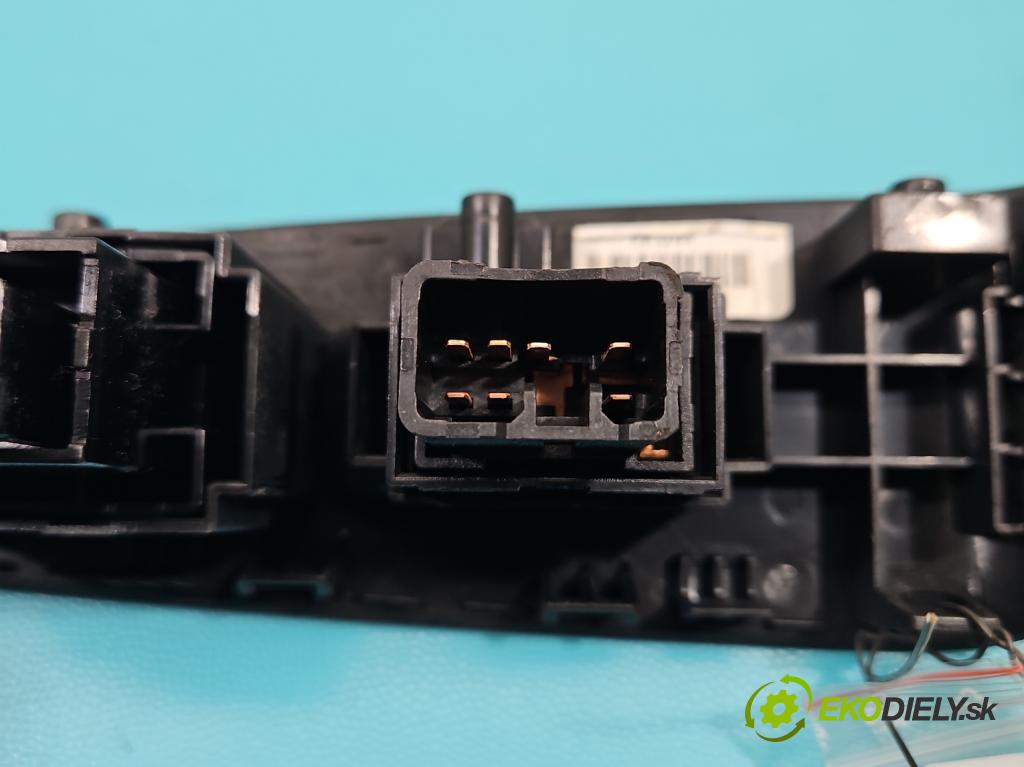 Kia Sportage III 2010-2015 2.0 crdi 136hp manual 100 kW 1995 cm3 5- Přepínač oken zpětných zrcátek 93580-3W100