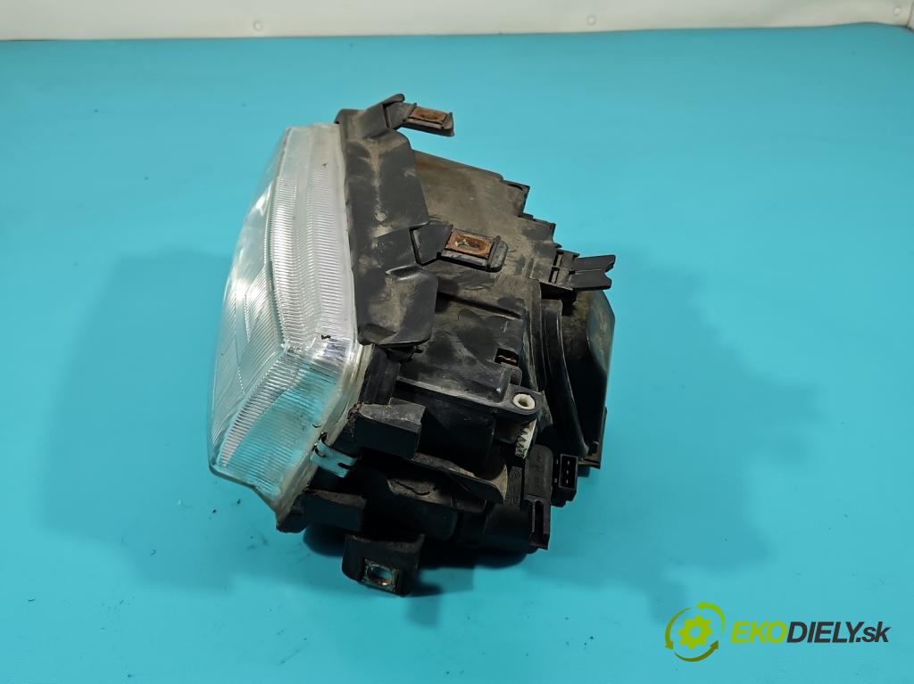Audi A4 B5 1994-2001 1.9 tdi 110 hp manual 81 kW 1896 cm3 4- světlo levý  (Klika dveří ostatní)