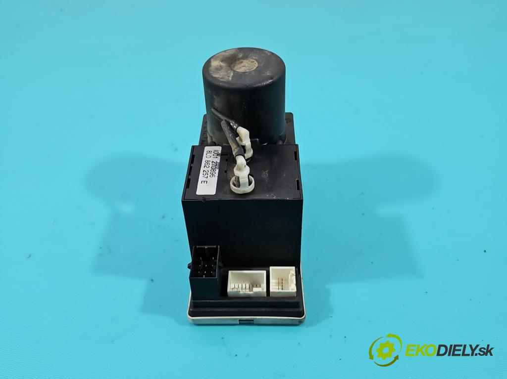 Audi A4 B5 1994-2001 1.9 tdi 110 hp manual 81 kW 1896 cm3 4- Centrálni: zámek: 8L0862257E