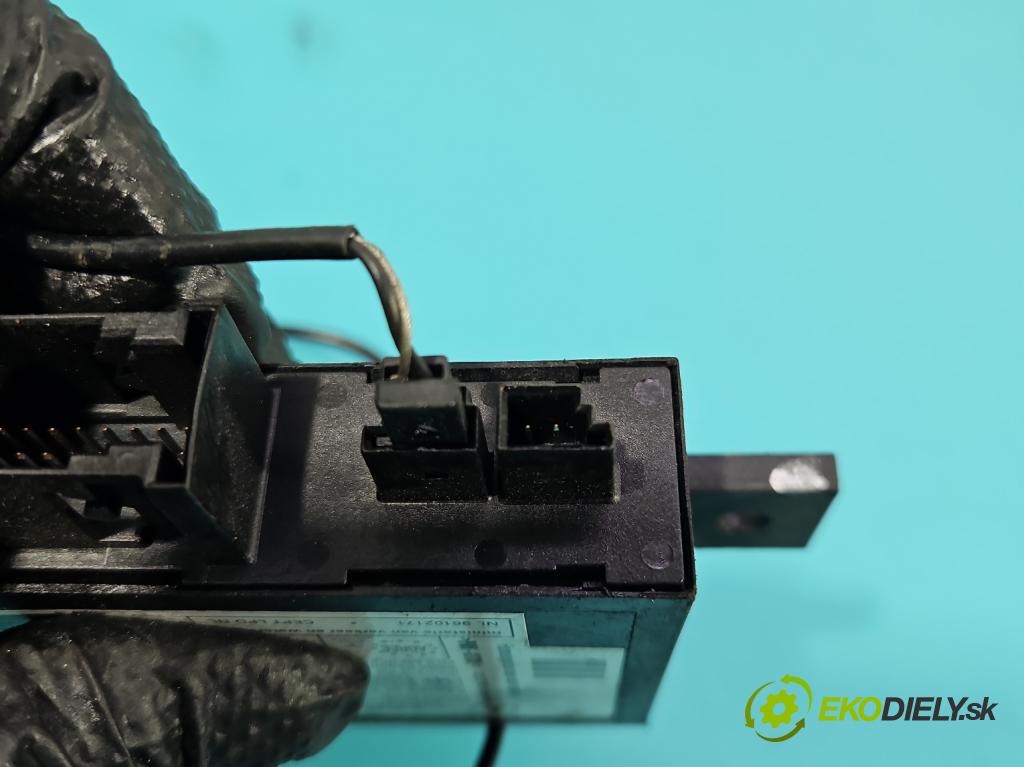 Mercedes A W168 1997-2004 1.6 102 HP manual 75 kW 1598 cm3 5- Spínačka  (Spínacia skrinka)