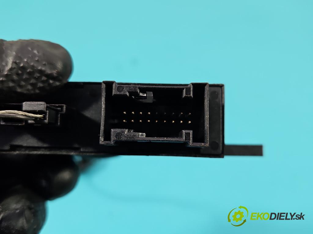 Mercedes A W168 1997-2004 1.6 102 HP manual 75 kW 1598 cm3 5- Spínačka  (Spínacia skrinka)