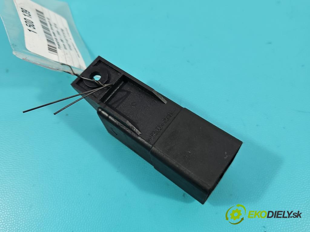 Volvo S80 II 2006-2016 2.4 D5 185 HP automatic 136 kW 2400 cm3 4- Relé: svíčky: zařicích: 0281003037 (Relé)