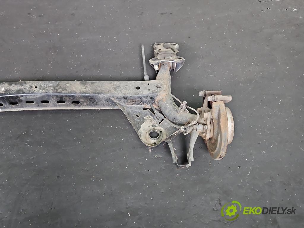 Skoda Octavia III 2013- 2.0 tdi 150 hp manual 110 kW 1968 cm3 5- zadní výztuha  (Zadní výztuha)